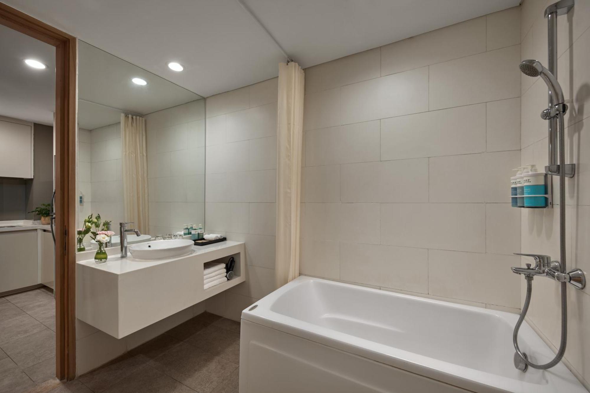 Novotel Living Saigon South Hô Chi Minh-Ville Extérieur photo