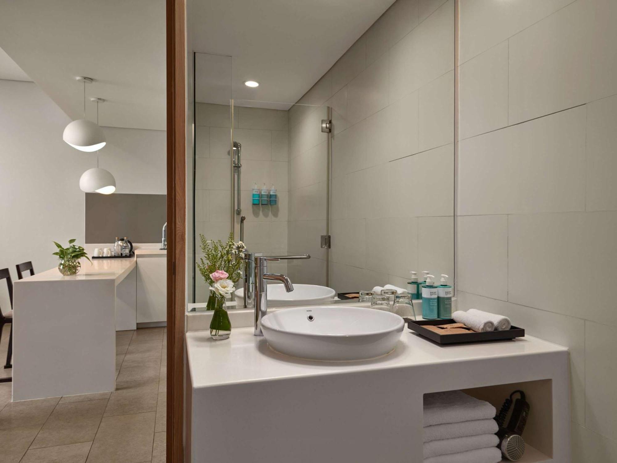Novotel Living Saigon South Hô Chi Minh-Ville Extérieur photo