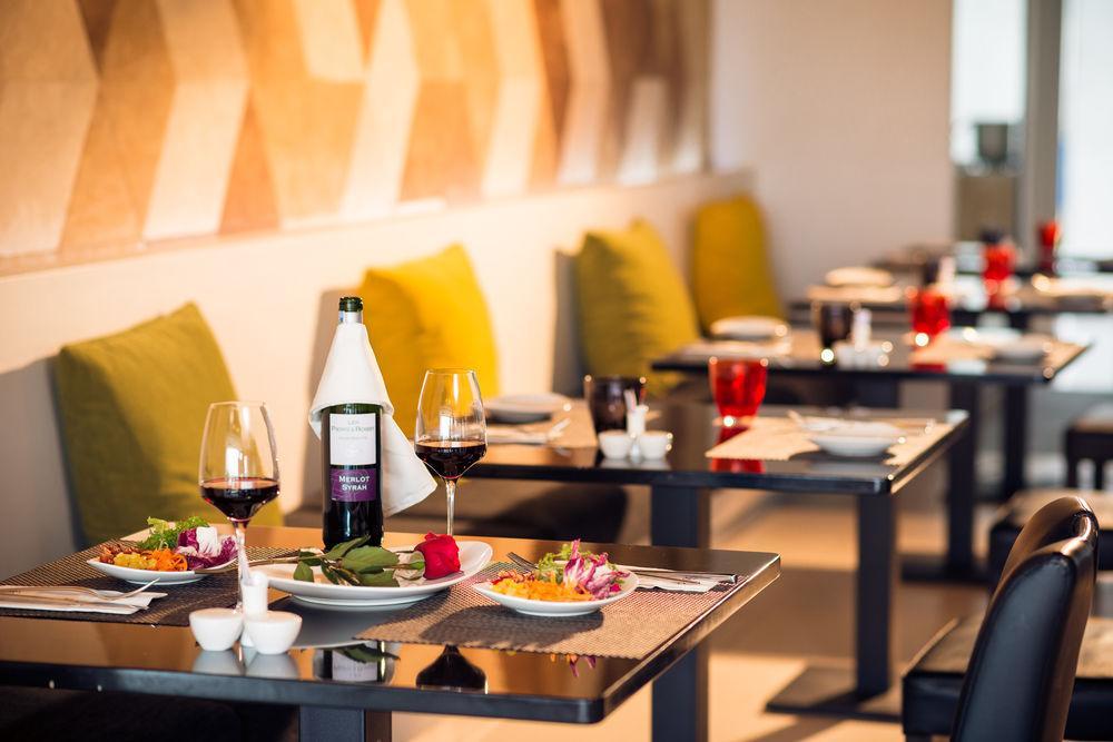 Novotel Living Saigon South Hô Chi Minh-Ville Extérieur photo